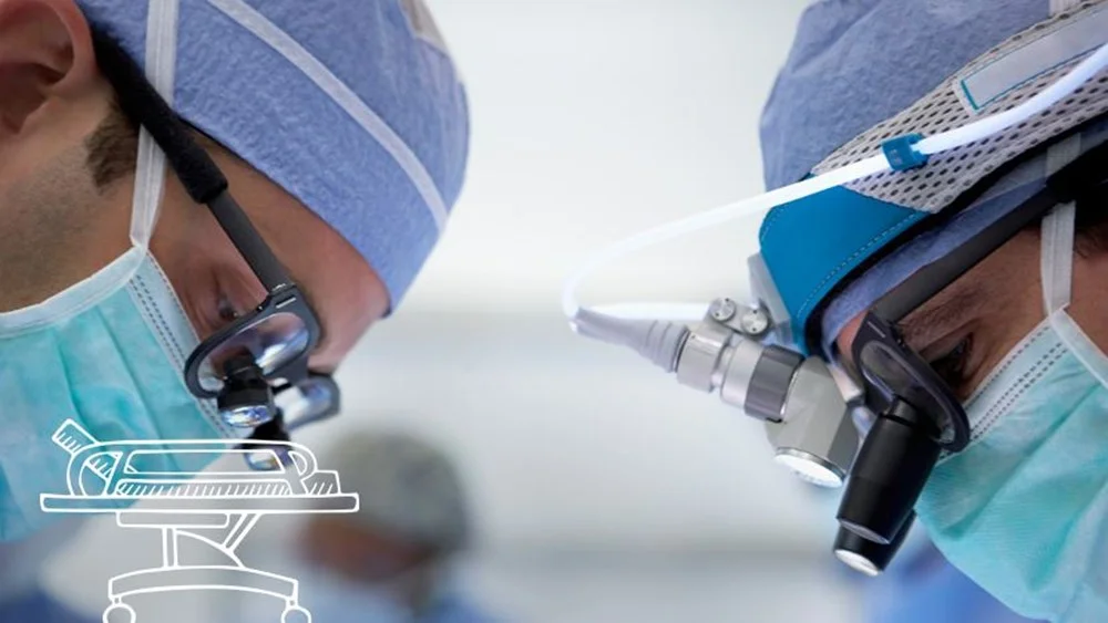 兩位外科醫生的特寫鏡頭